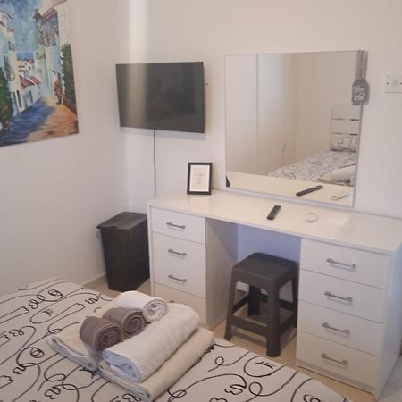 Larnaca, Pervolia 1 Bedroom Seaside Apartment Luaran gambar
